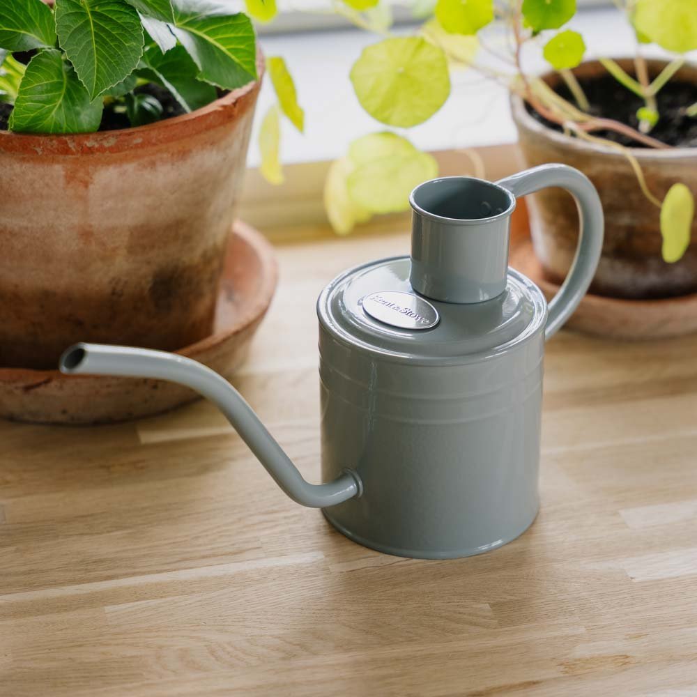 Metalen gieter voor binnen, 1 L, warm grijs