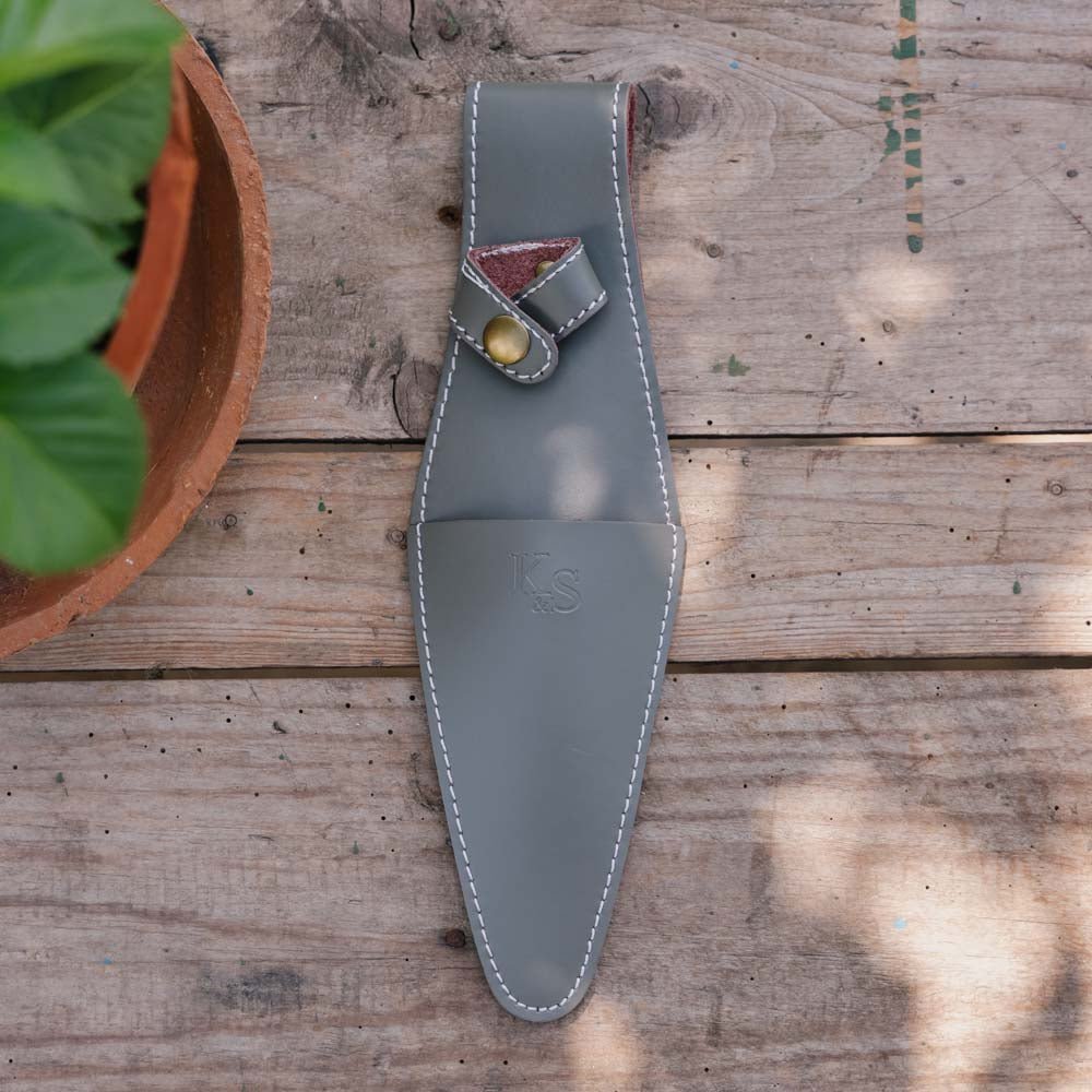 Snoeischaar, met leren hoes