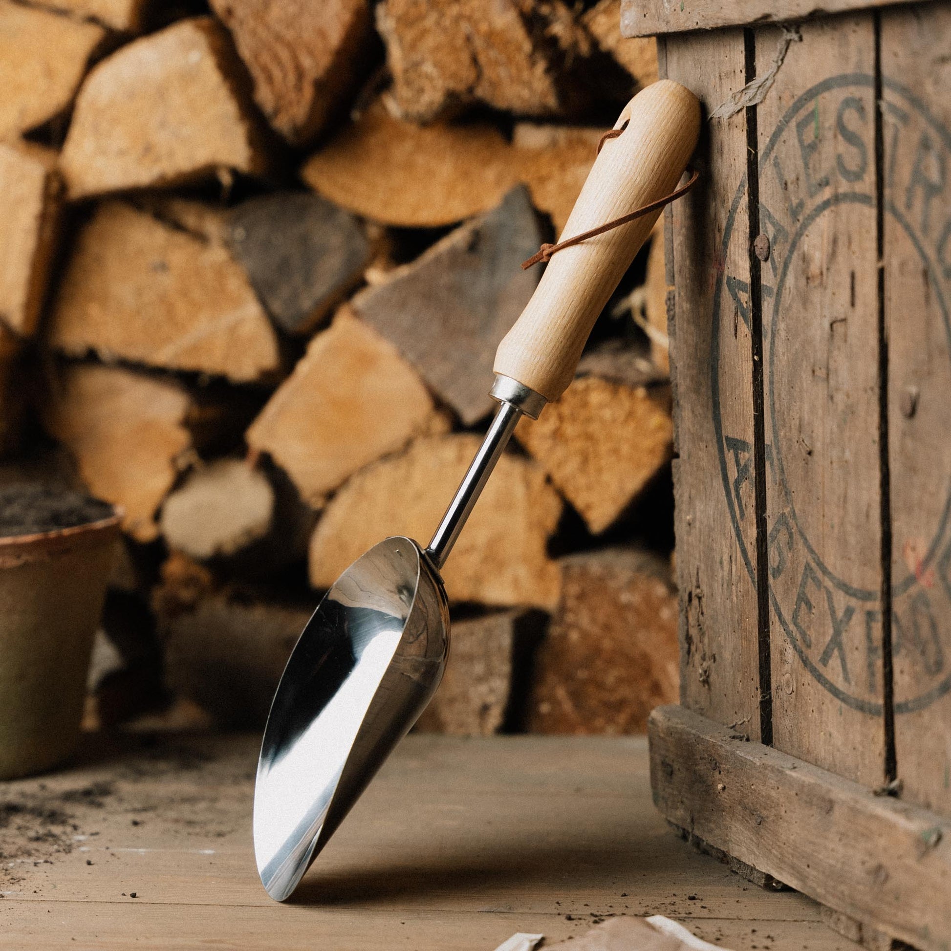 Handschep voor compost