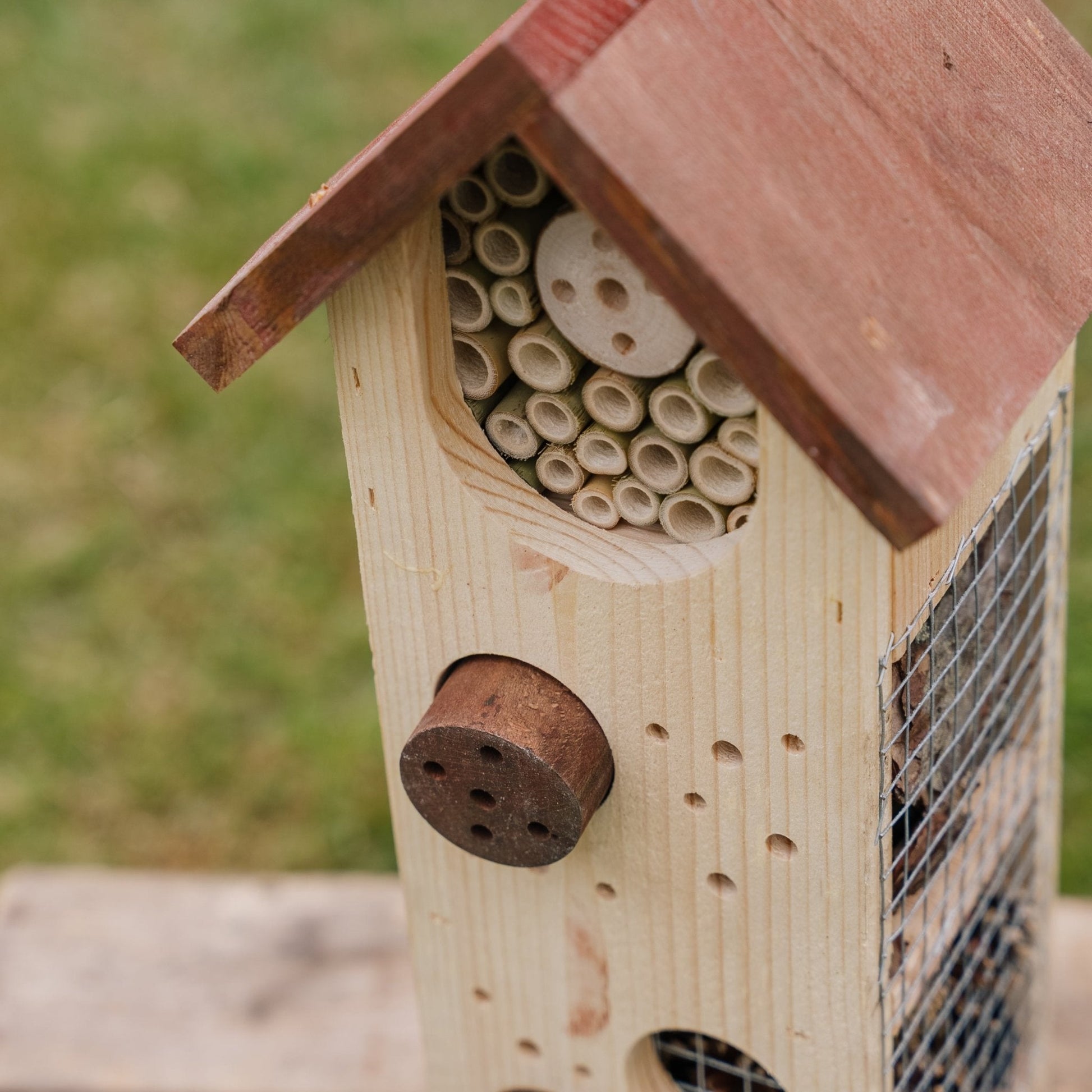 Insectenhotel, toren, L: 15 cm B: 19 cm H: 52 cm