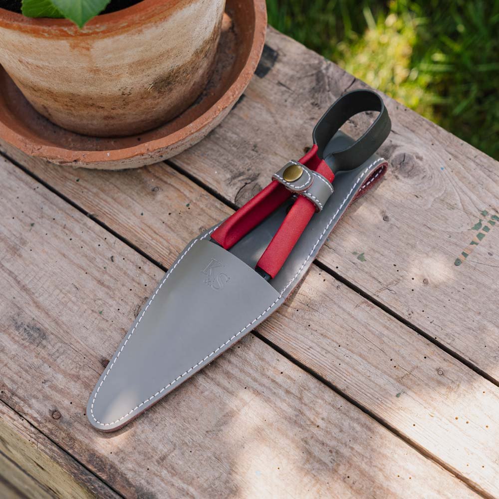 Snoeischaar, met leren hoes