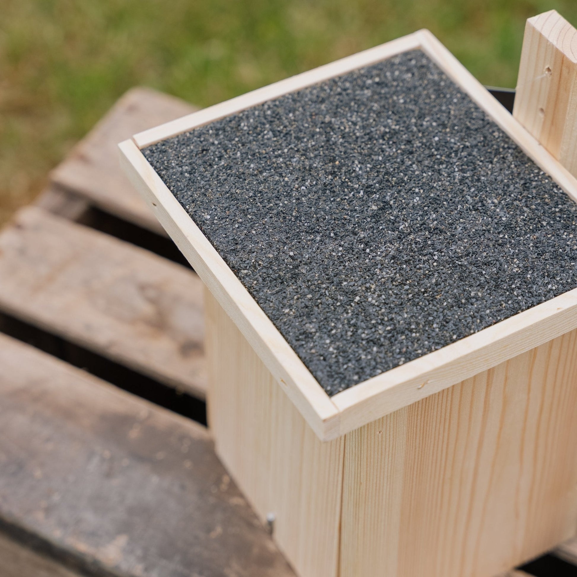 Vogelhuis, natuur, L: 19 cm B: 19 cm H: 22 cm